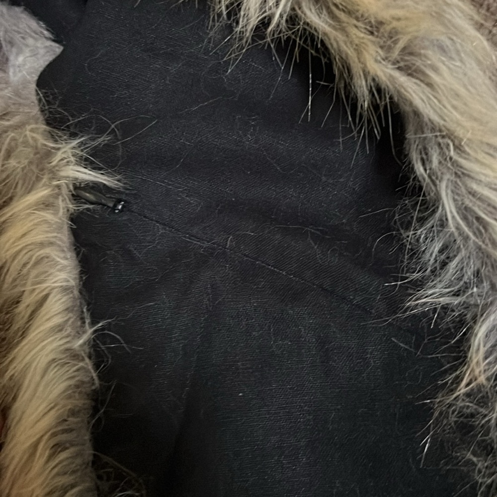 Spirit Hood Fox - Picture 3 of 4